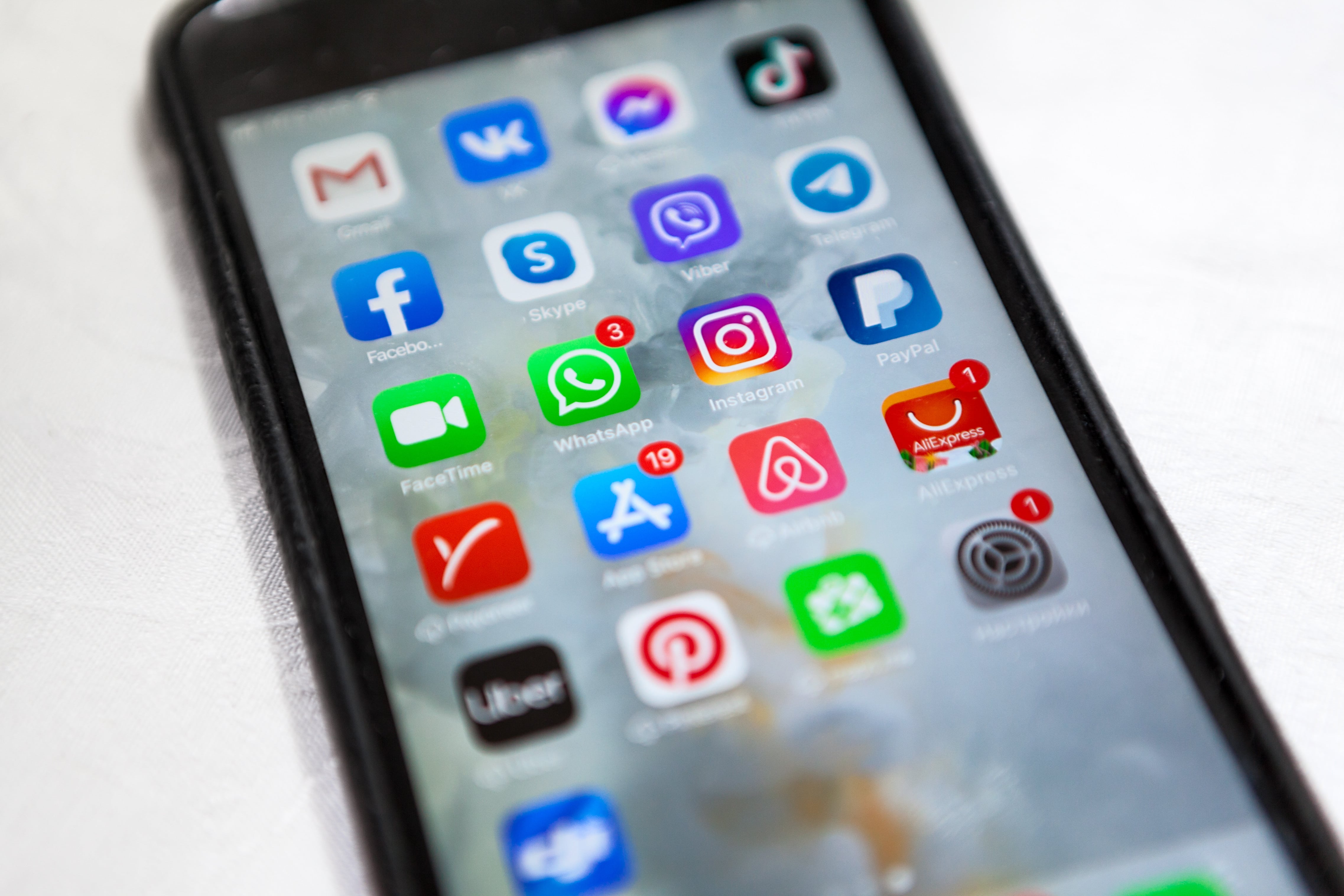 Social Media Cleanup: A Guide for Students and Graduates Job Hunting